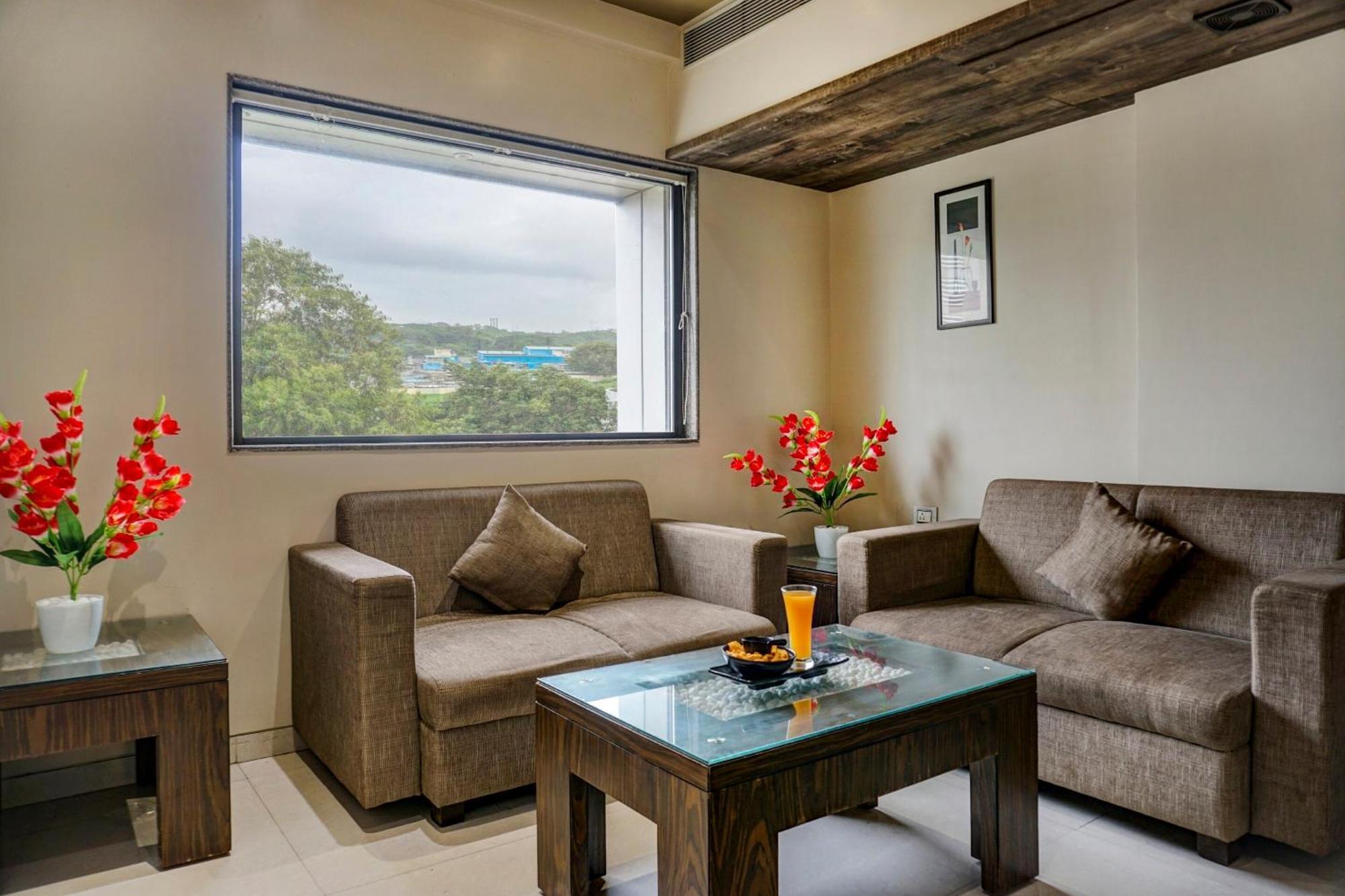 Hotel Tej Inn Plaza Near Igi Airport Delhi Нью-Дели Экстерьер фото
