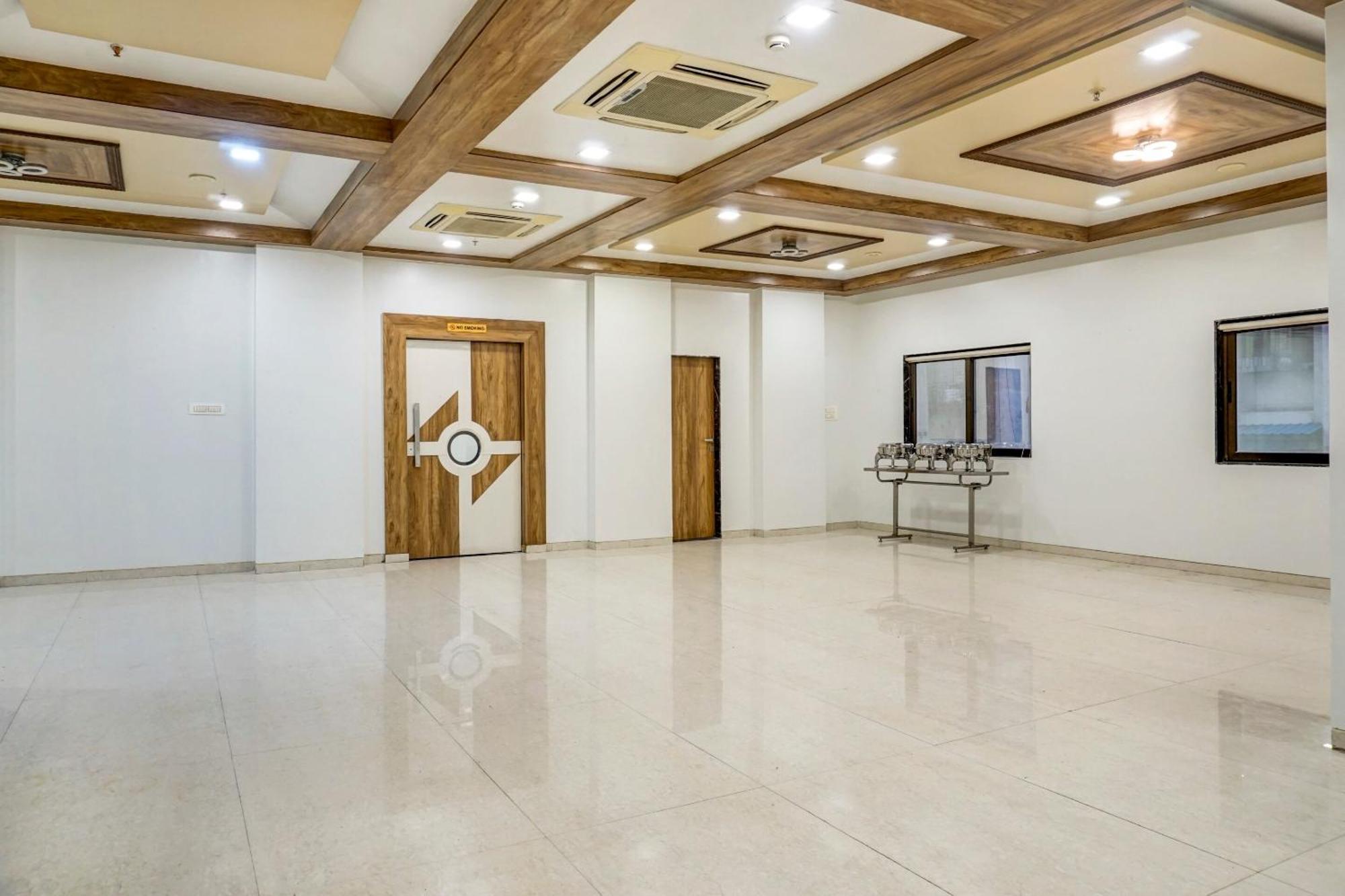 Hotel Tej Inn Plaza Near Igi Airport Delhi Нью-Дели Экстерьер фото